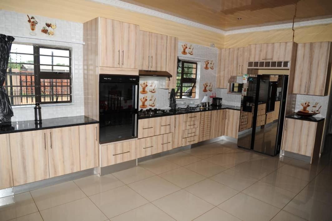 Pillacol Guest House Водопад Виктория Экстерьер фото